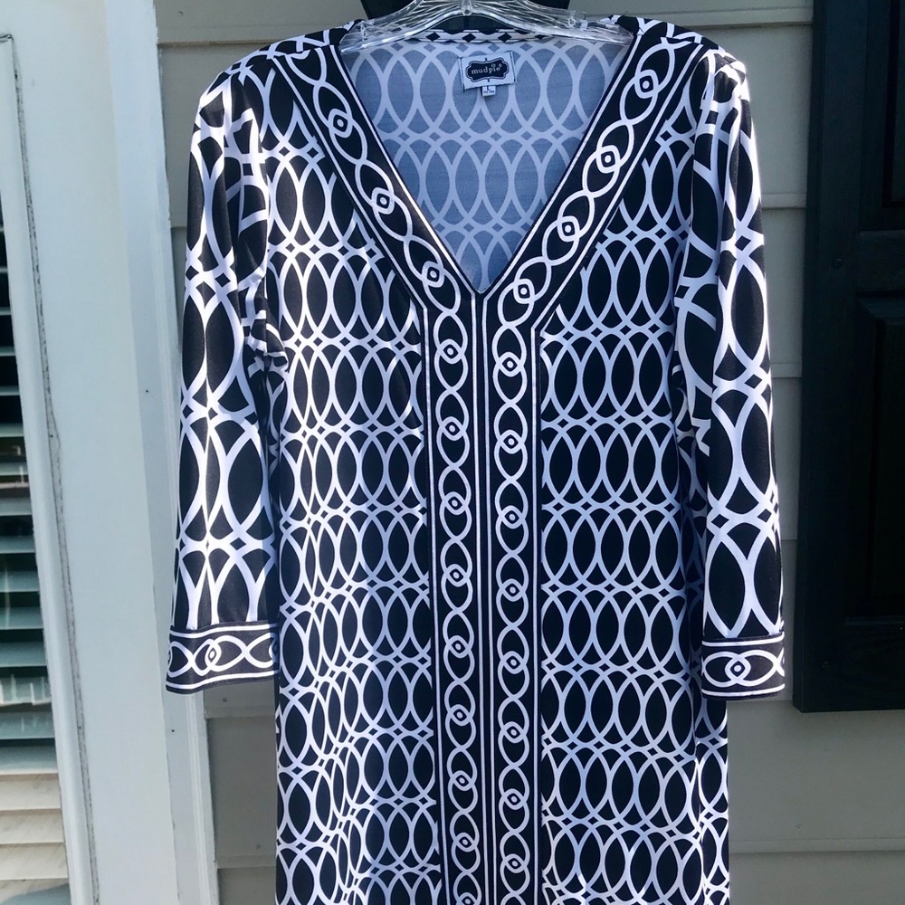 Mud Pie Black and White Trellis Shift Dress